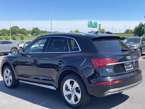 Black 2021 Audi Q5 45 Prestige