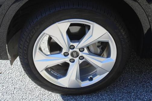 Black 2021 Audi Q5 45 Prestige