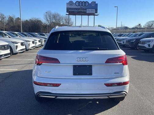 2022 Audi Q5 40 Premium