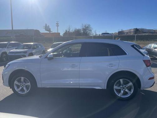 2022 Audi Q5 40 Premium