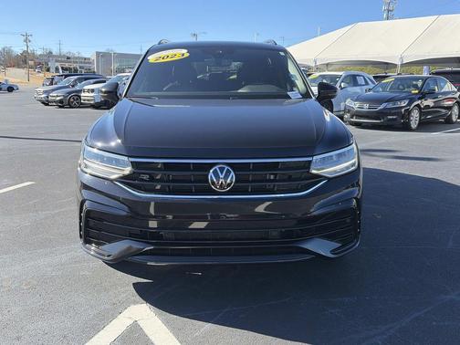 2023 Volkswagen Tiguan 2.0T SE R-Line Black