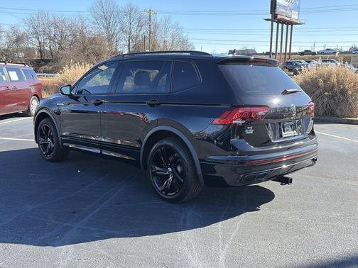 2023 Volkswagen Tiguan 2.0T SE R-Line Black