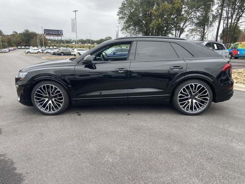 2026 Audi SQ8 4.0T Prestige