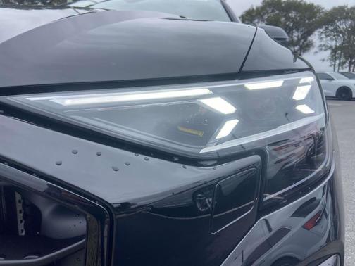 2026 Audi SQ8 4.0T Prestige