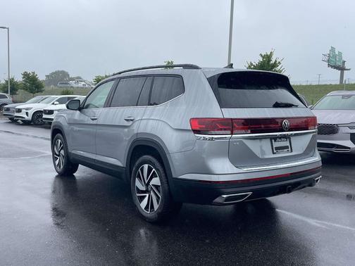 silver mist metallic 2026 Volkswagen Atlas 2.0T SE w/Technology