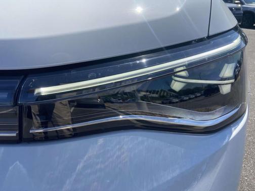 2025 Volkswagen Taos 1.5T SE Black