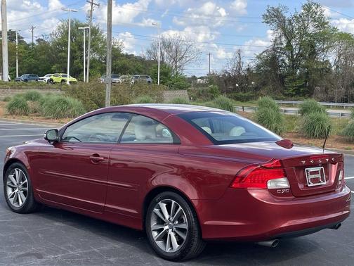 Flamenco Red Metallic 2012 Volvo C70 T5
