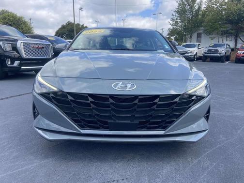 2022 Hyundai ELANTRA SEL