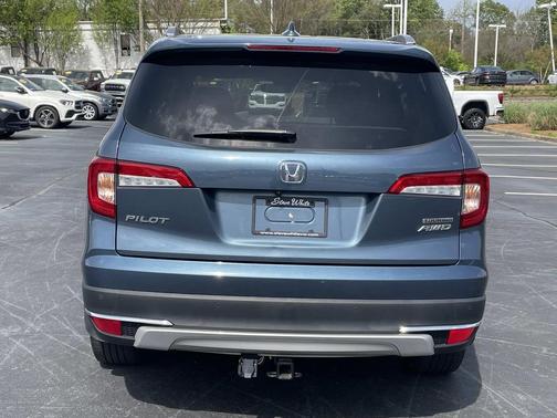 2022 Honda Pilot Touring 8-Passenger