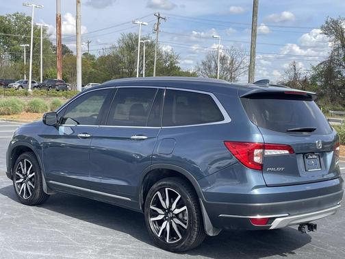 2022 Honda Pilot Touring 8-Passenger