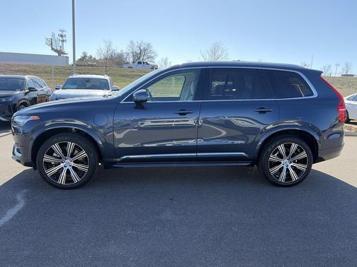 2024 Volvo XC90 Recharge Plug-In Hybrid T8 Plus Bright Theme 7-Seater