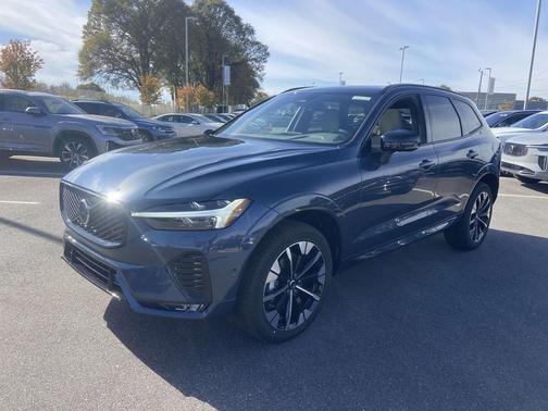 2026 Volvo XC60 B5 Plus