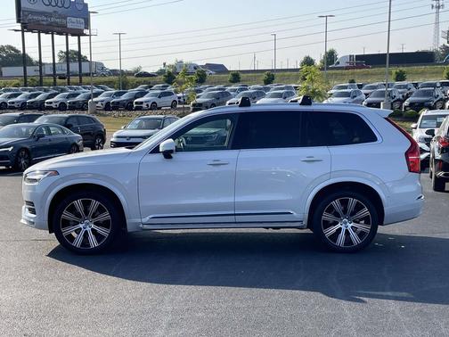 Crystal White Metallic 2023 Volvo XC90 B6 Ultimate 7-Seater
