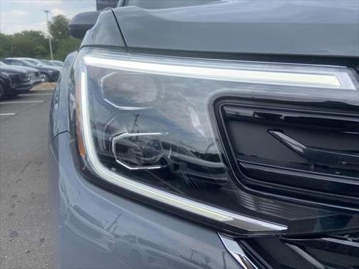 2025 Volkswagen Atlas 2.0T SEL Premium R-Line 4MOTION