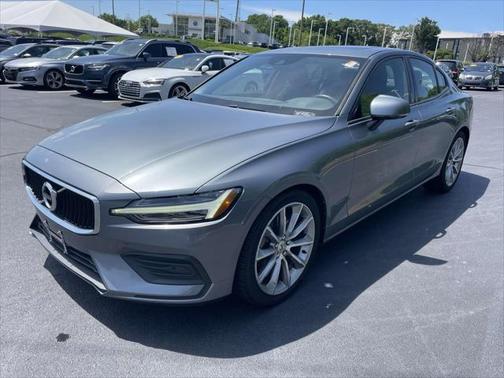 2019 Volvo S60 T6 Momentum