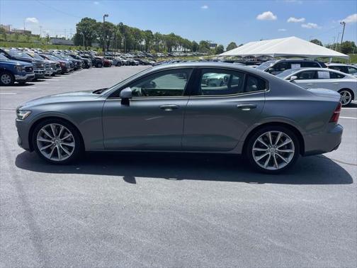 2019 Volvo S60 T6 Momentum