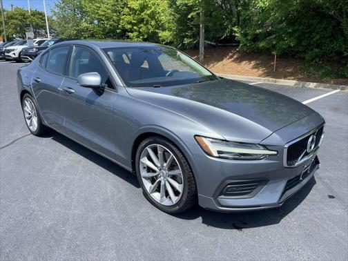 2019 Volvo S60 T6 Momentum