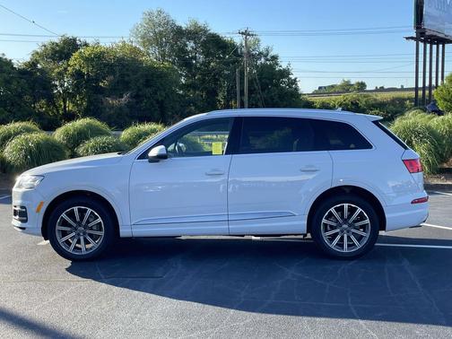 White 2018 Audi Q7 2.0T Premium Plus