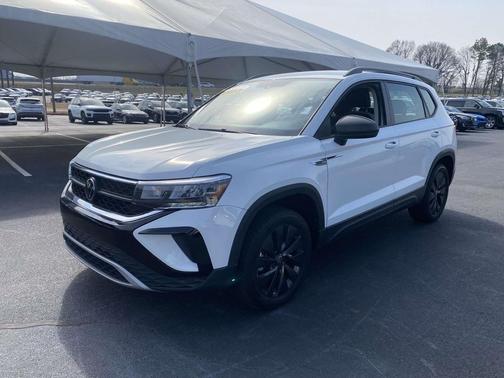 Pure White 2023 Volkswagen Taos 1.5T S