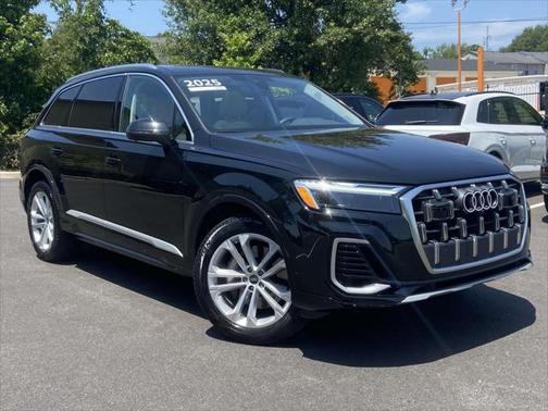 2025 Audi Q7 55 Premium Plus