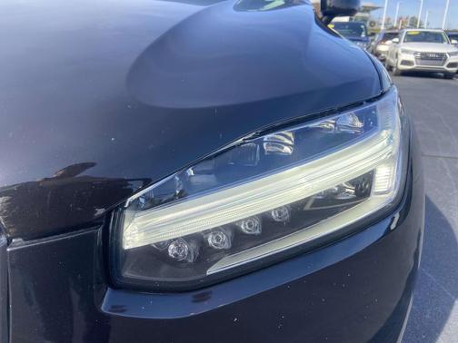 2018 Volvo XC90 T5 Momentum