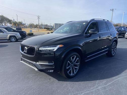 2018 Volvo XC90 T5 Momentum