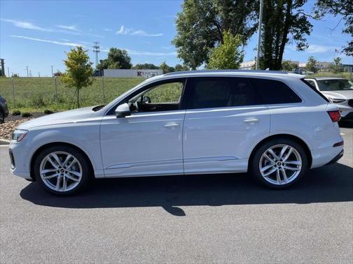 2025 Audi Q7 55 Premium Plus