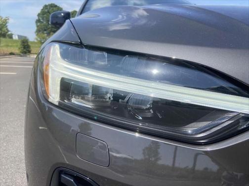2025 Volvo XC60 Plug-In Hybrid T8 Ultra