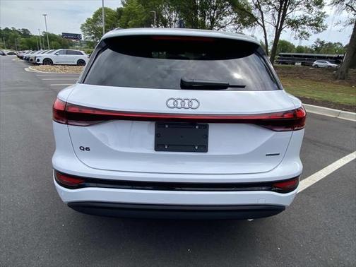 2025 Audi Q6 e-tron Prestige quattro