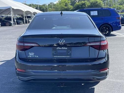 Deep Black Pearl 2024 Volkswagen Jetta 1.5T Sport