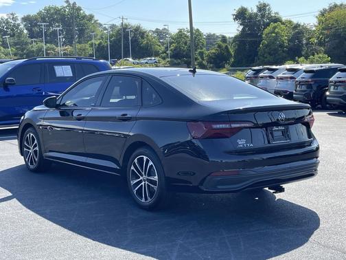 Deep Black Pearl 2024 Volkswagen Jetta 1.5T Sport