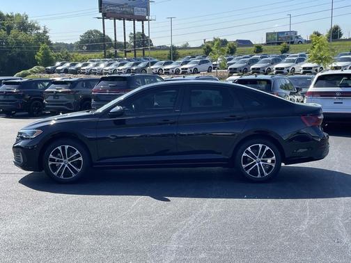 Deep Black Pearl 2024 Volkswagen Jetta 1.5T Sport