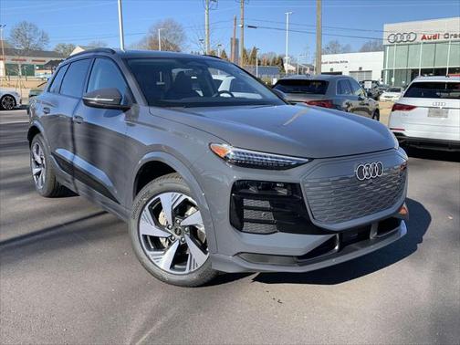 2025 Audi Q6 e-tron Premium Plus quattro