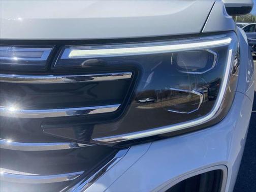 2025 Volkswagen Atlas 2.0T SE