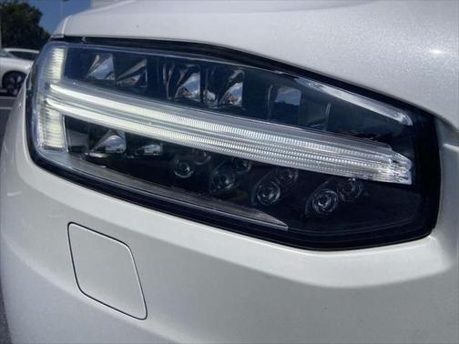 2025 Volvo XC90 Plug-In Hybrid T8 Plus 7-Seater