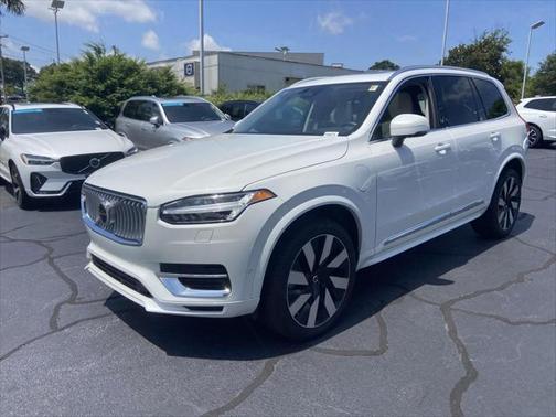 2025 Volvo XC90 Plug-In Hybrid T8 Plus 7-Seater