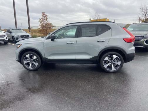 2026 Volvo XC40 B5 Plus