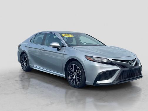 Celestial Silver Metallic 2024 Toyota Camry SE