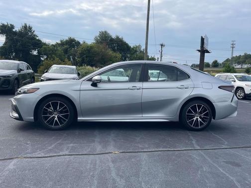 Celestial Silver Metallic 2024 Toyota Camry SE