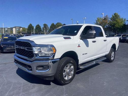 2023 RAM 2500 Big Horn Crew Cab 4x4 6'4' Box