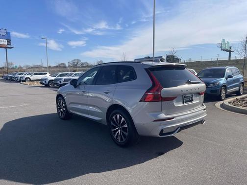 2025 Volvo XC60 B5 Plus