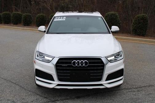 Cortina White 2018 Audi Q3 2.0T Premium