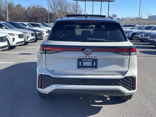 2026 Volkswagen Tiguan 2.0T SE R-Line Black 4MOTION