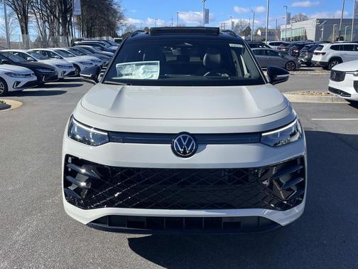 2026 Volkswagen Tiguan 2.0T SE R-Line Black 4MOTION