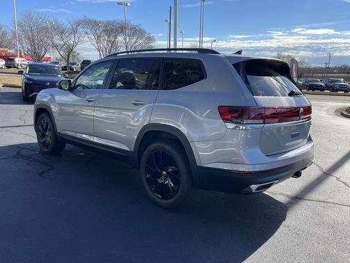 2026 Volkswagen Atlas 2.0T SE w/Technology 4MOTION