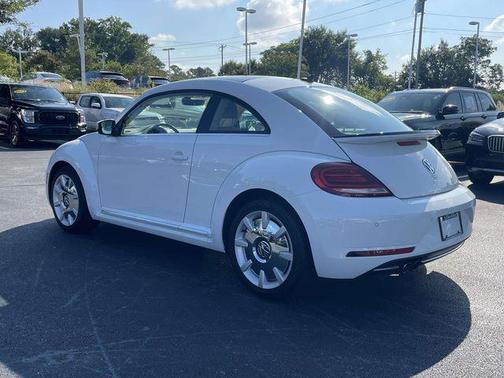 White 2018 Volkswagen Beetle 2.0T SE