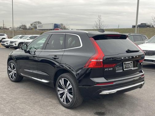 2023 Volvo XC60 B5 Plus Bright Theme
