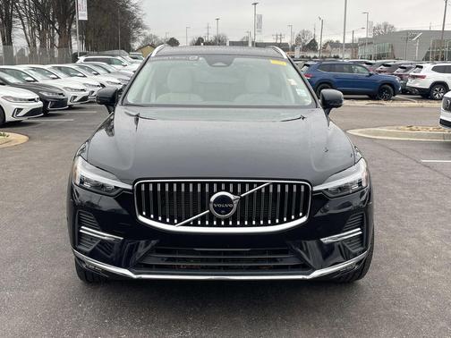 2023 Volvo XC60 B5 Plus Bright Theme