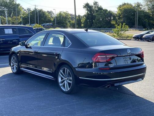 Deep Black Pearl 2017 Volkswagen Passat 1.8T R-Line w/Comfort