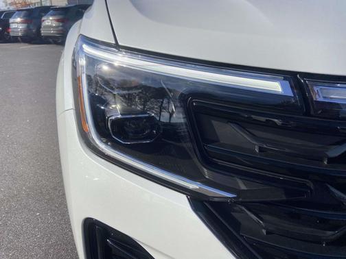 2026 Volkswagen Atlas Cross Sport 2.0T SEL